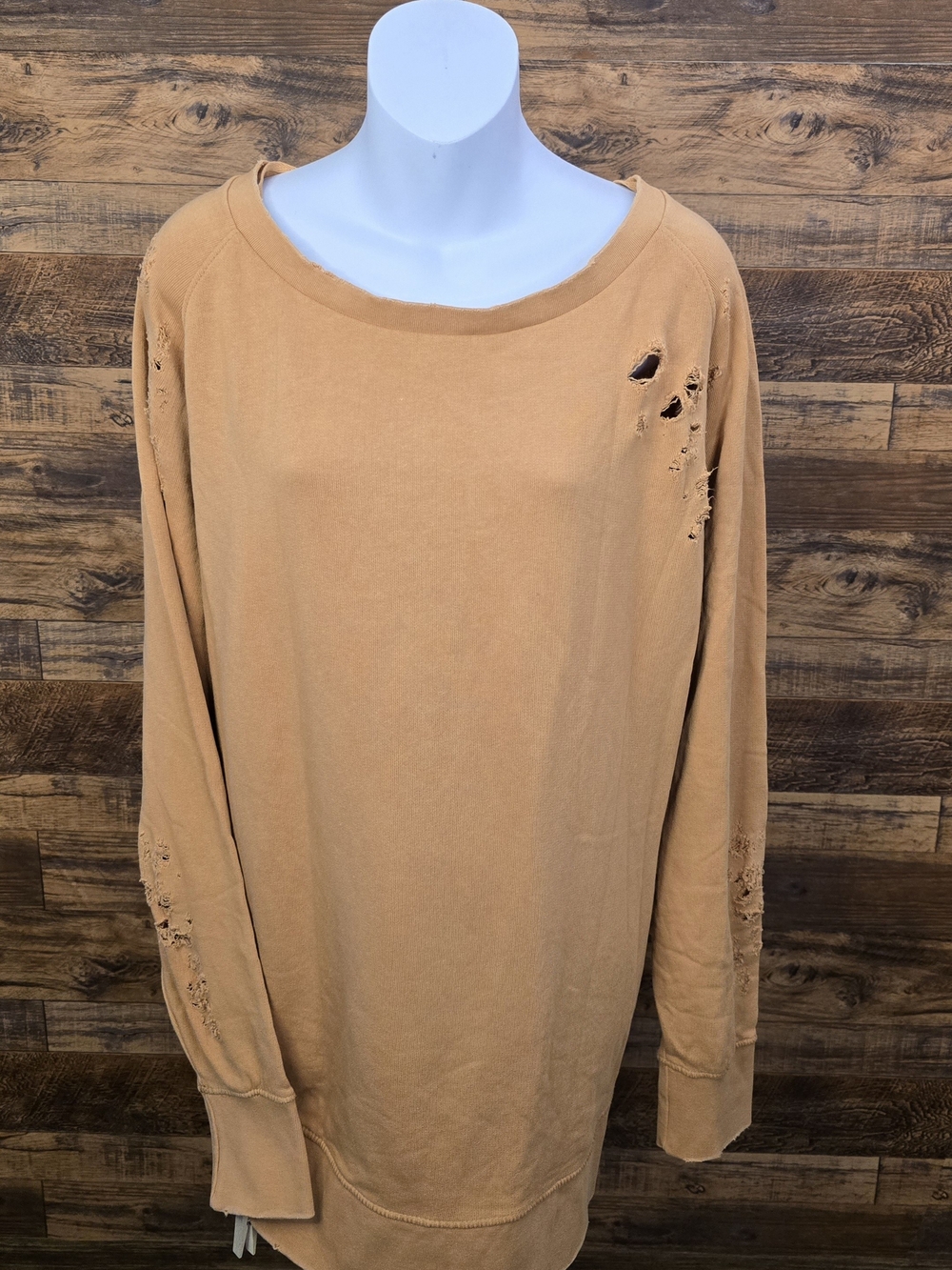 Free People✨️Hole In My Heart Sweatshirt (Oversized)